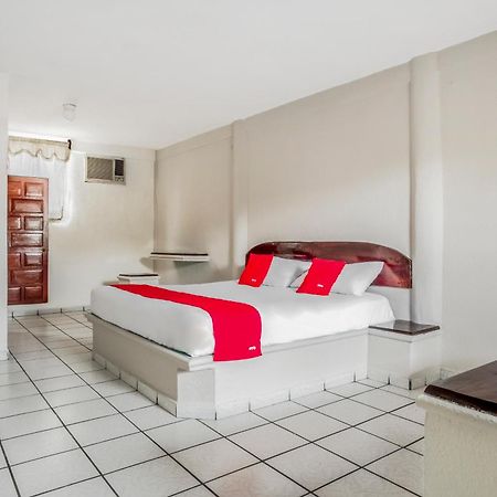 Oyo Hotel Jaguar Cancun Exterior photo